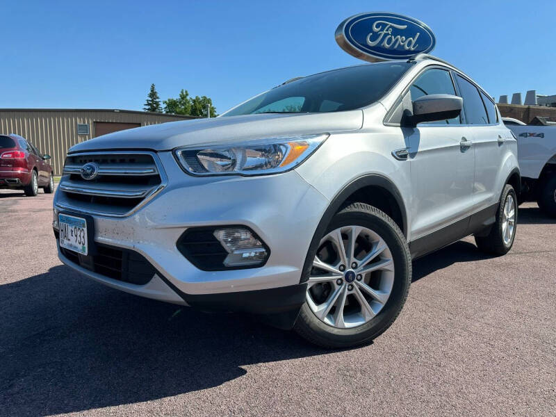 Used 2018 Ford Escape SE with VIN 1FMCU9GD1JUB51496 for sale in Windom, Minnesota