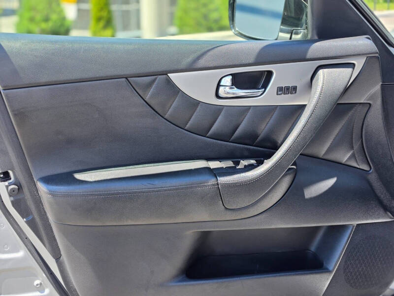 2011 Infiniti FX35