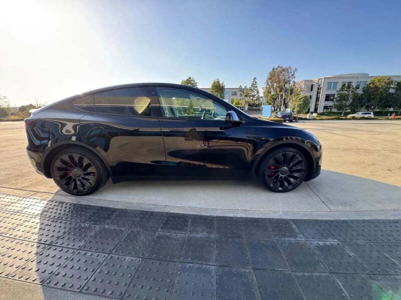 2023 Tesla Model Y Performance