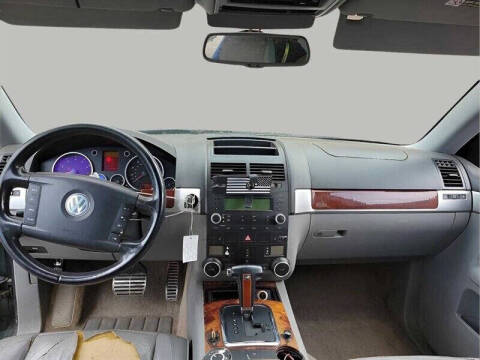 2004 Volkswagen Touareg V8