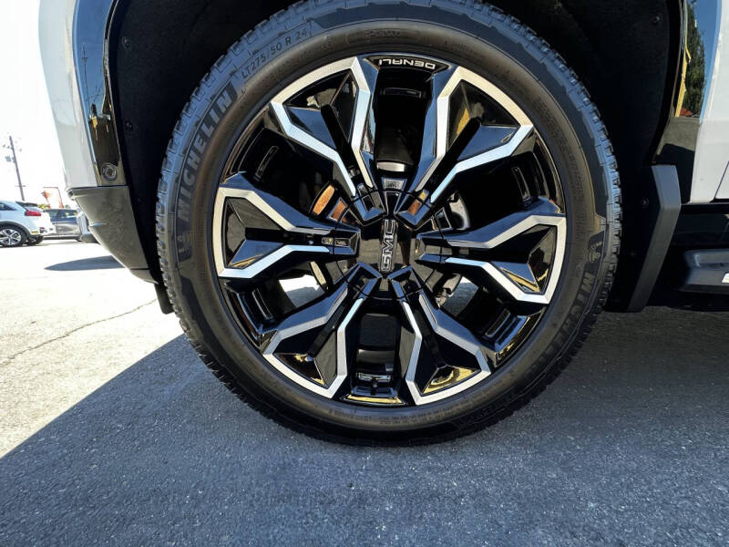 2025 GMC Sierra EV Denali