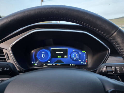 2020 Ford Escape Hybrid Titanium