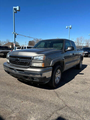 2006 Chevrolet Silverado 1500 for sale at R&R Car Company in Mount Clemens MI