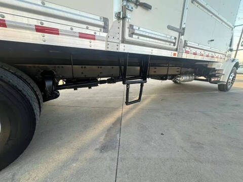 2020 Freightliner M2 106