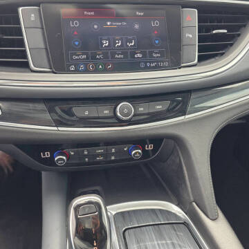 2020 Buick Enclave Essence