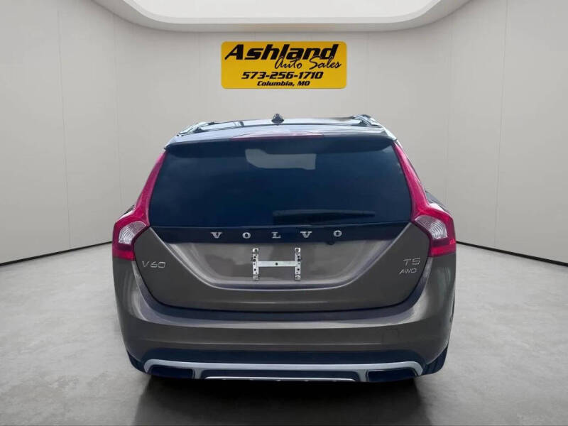 2016 Volvo V60 Cross Country T5