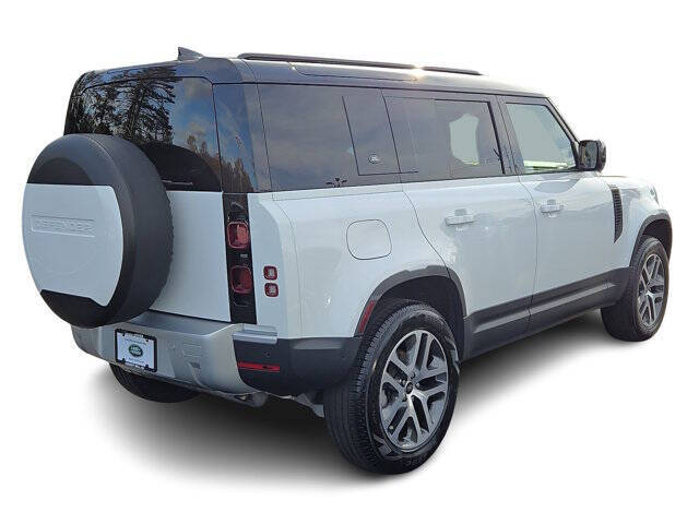 2024 Land Rover Defender 110 P300 S