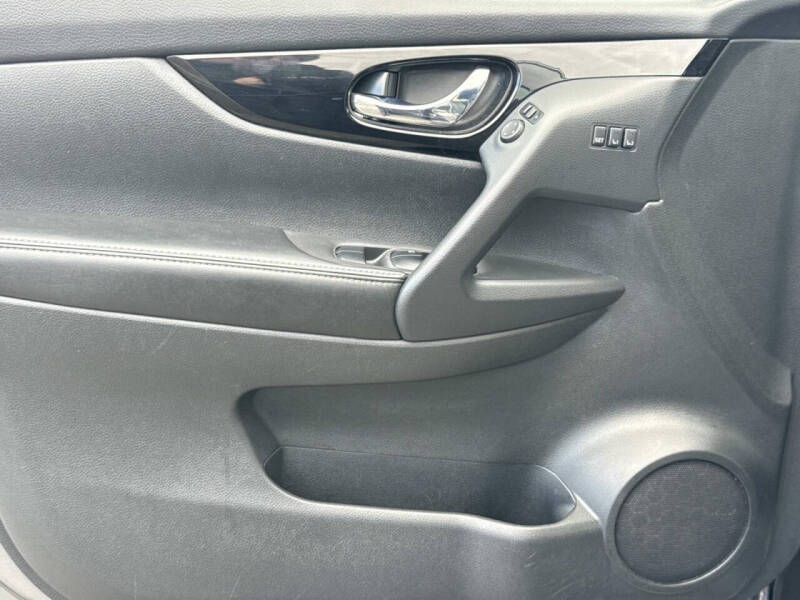 2022 Nissan Rogue Sport SV