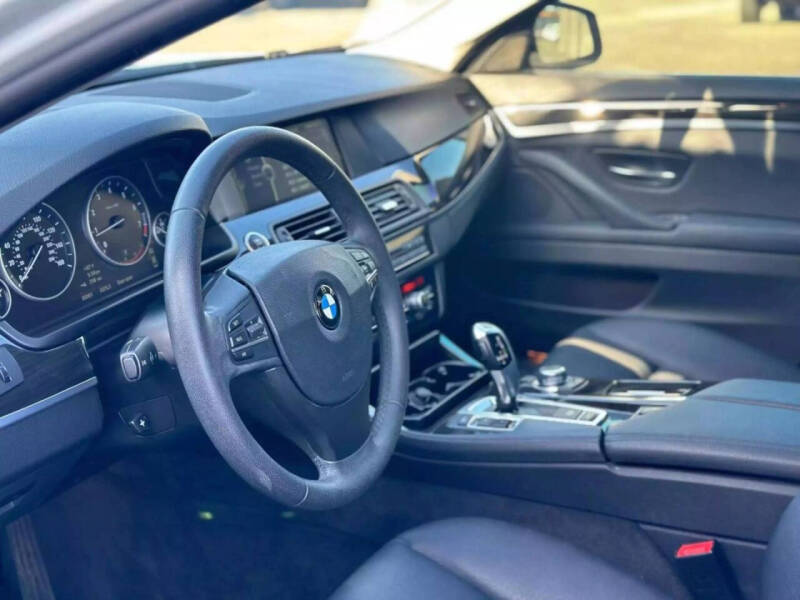 2012 BMW 5 Series 528i