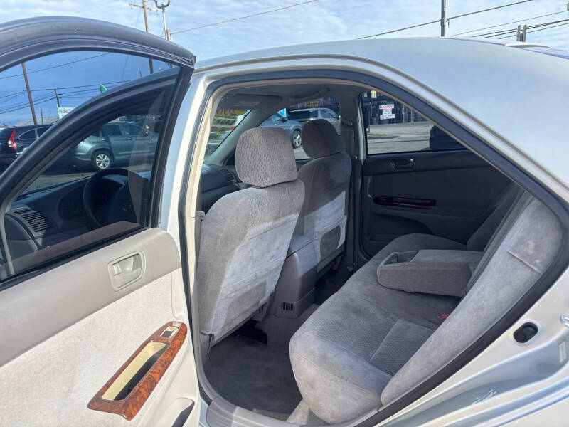 2003 Toyota Camry LE