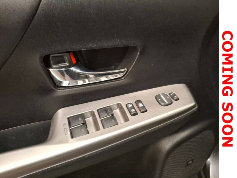 2017 Toyota Prius v Five