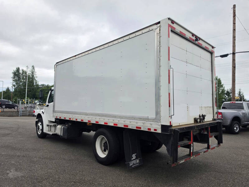 2018 Freightliner M2 106