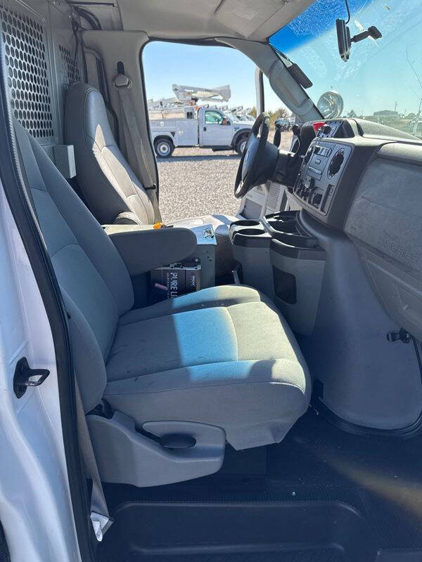 2011 Ford E-Series E-350 SD