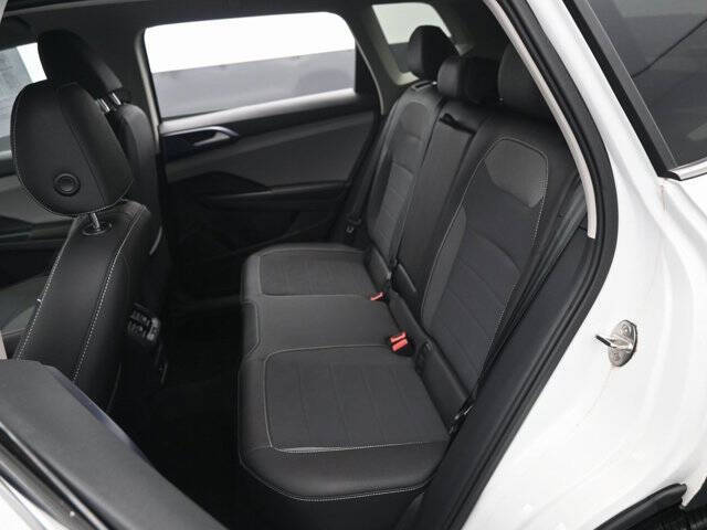 2024 Volkswagen Taos SE 4Motion