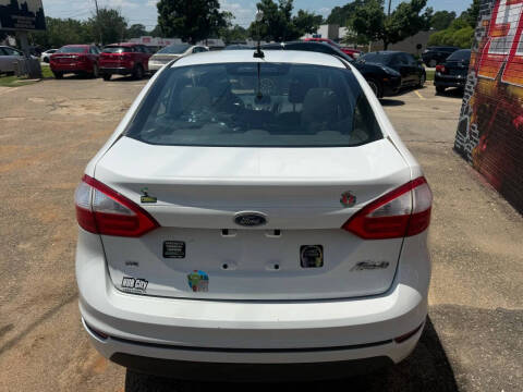 2015 Ford Fiesta SE