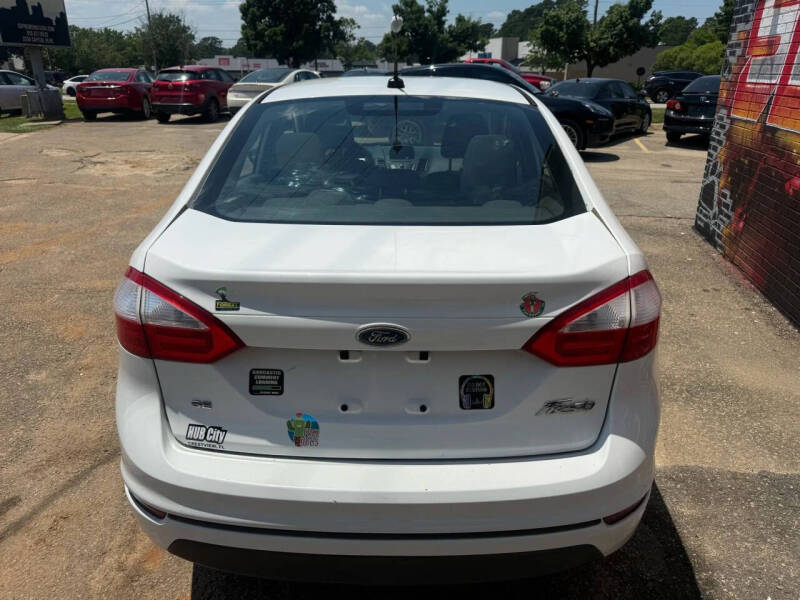 2015 Ford Fiesta SE
