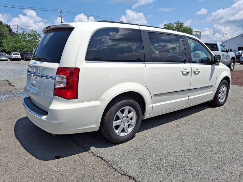 2012 Chrysler Town and Country Touring