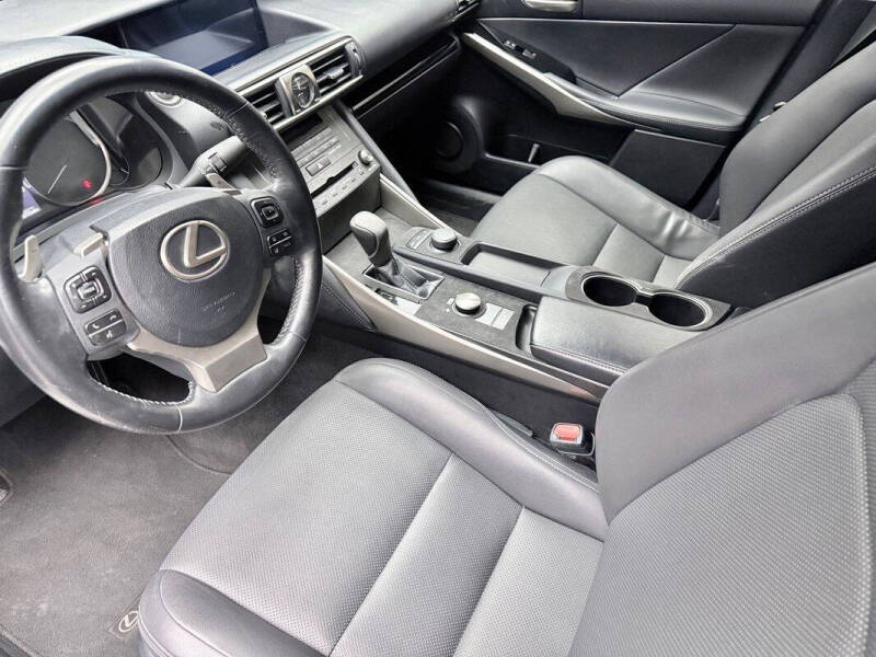 2019 Lexus IS 300