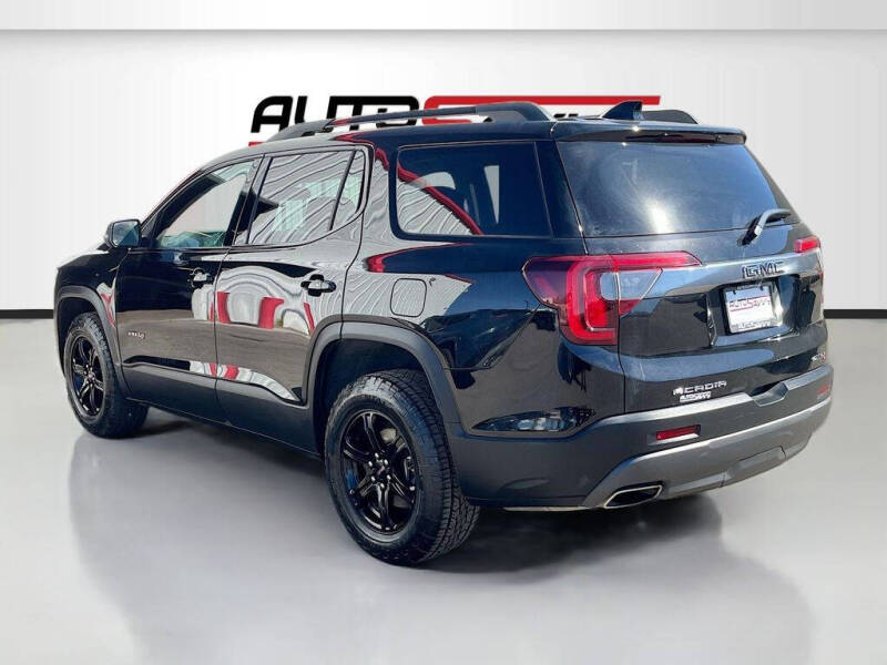 2023 GMC Acadia AT4