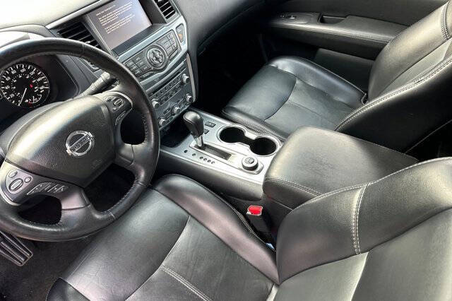 2020 Nissan Pathfinder SL