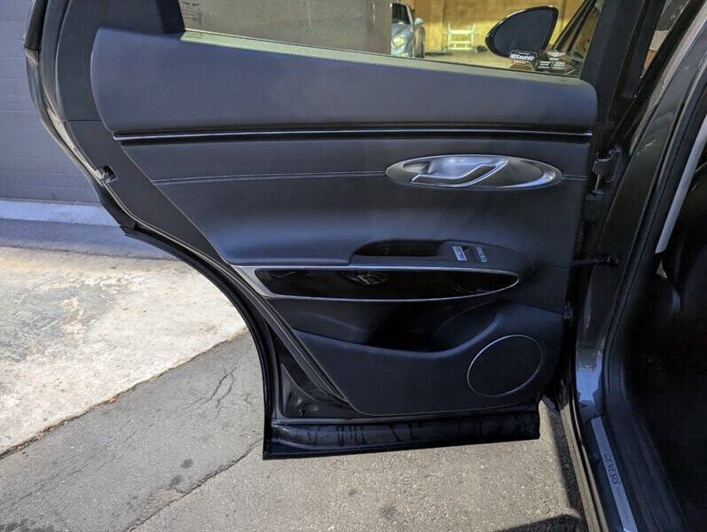 2025 Genesis GV70 2.5T Standard