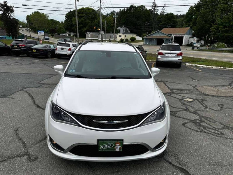 2017 Chrysler Pacifica Touring-L