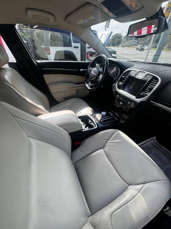 2015 Chrysler 300 Limited