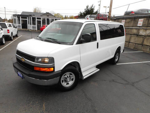 2017 Chevrolet Express LT 3500