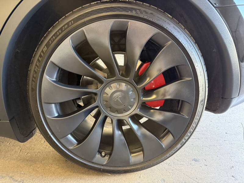 2023 Tesla Model Y Performance
