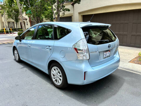 2014 Toyota Prius v Three