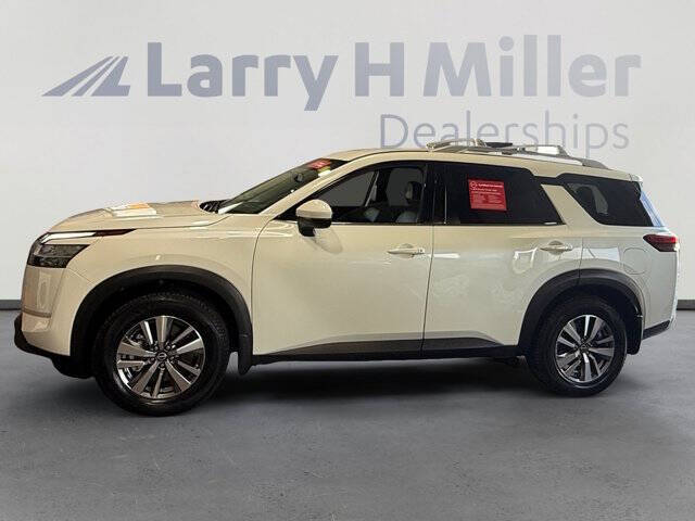 2022 Nissan Pathfinder SL