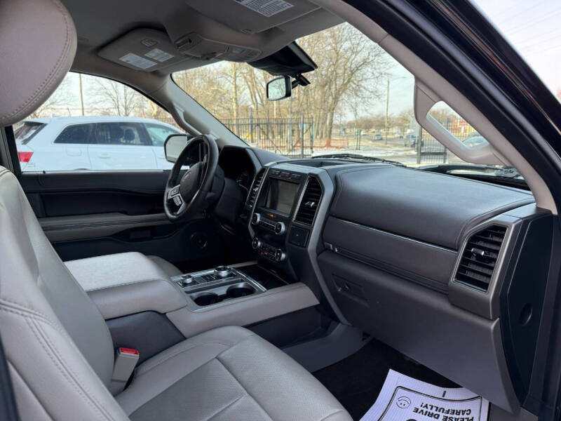 2019 Ford Expedition XLT photo 10