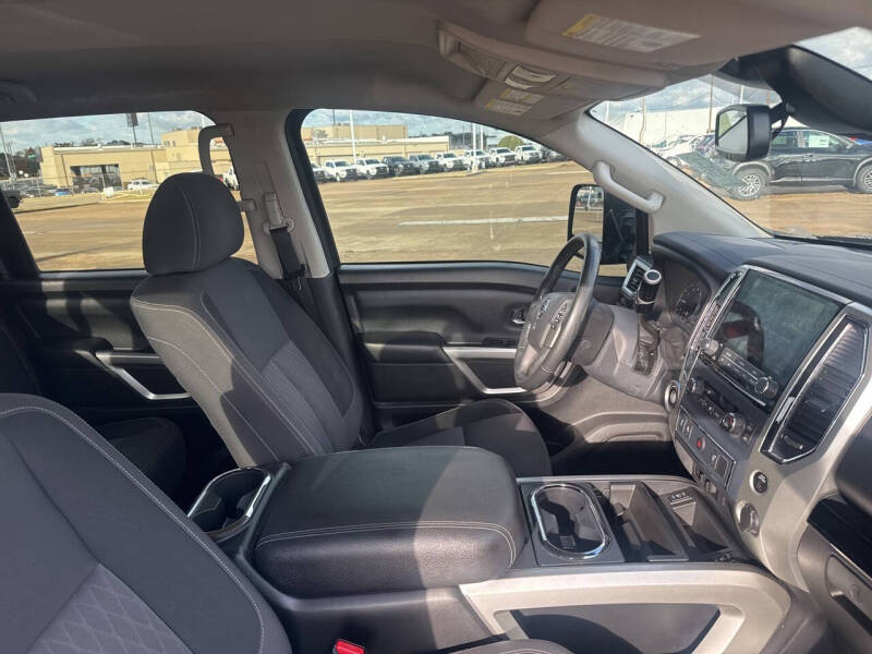 2021 Nissan Titan SV