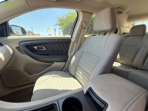 2011 Ford Taurus SE