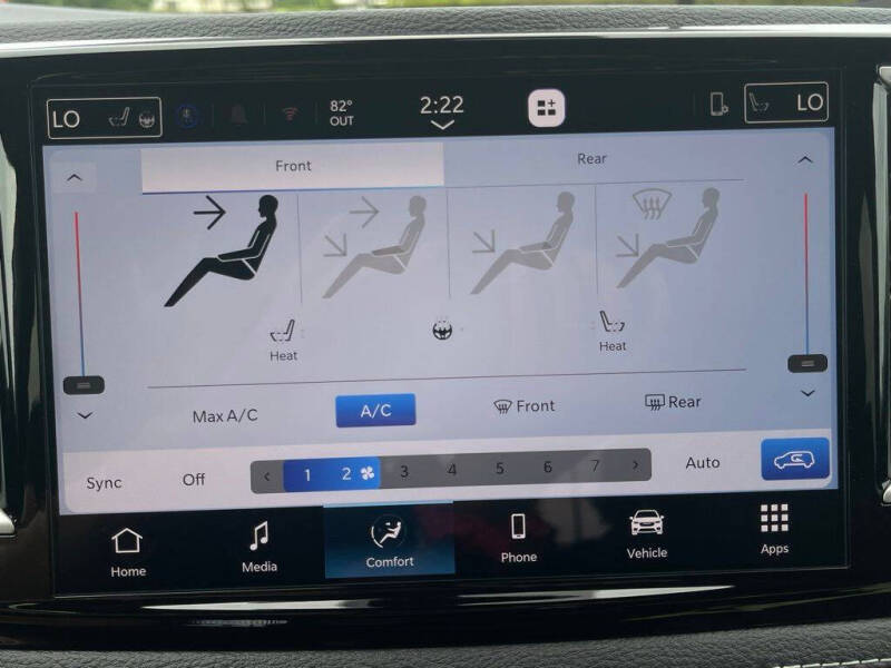 2027 Chrysler Pacifica Select