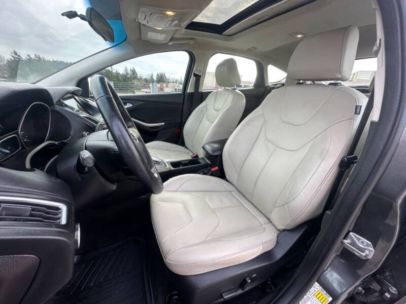 2017 Ford Focus Titanium