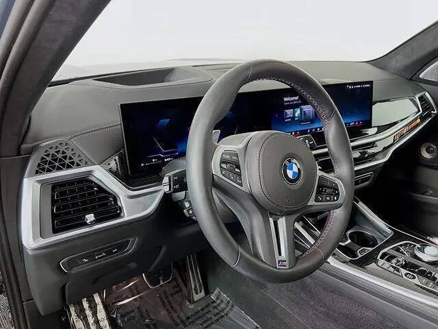 2025 BMW X7 M60i