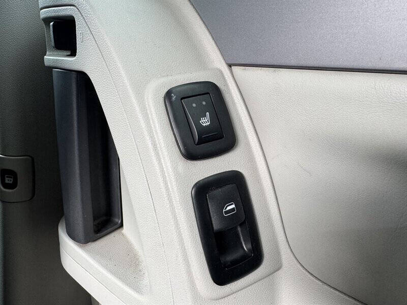 2012 Volkswagen Routan