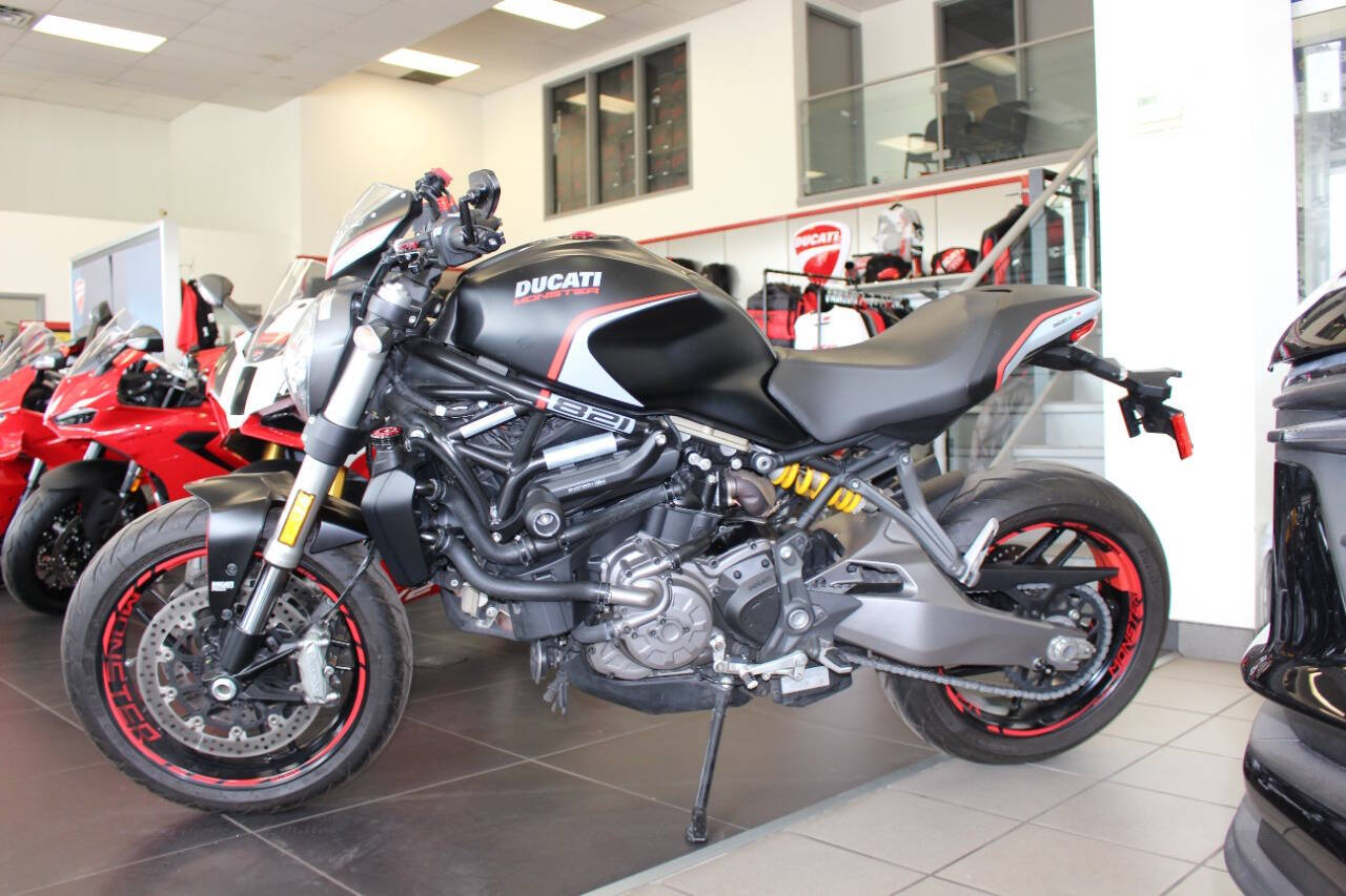 /2019 Ducati Monster