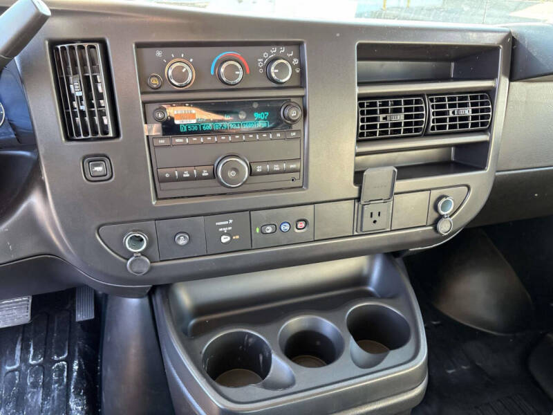 2025 Chevrolet Express 2500