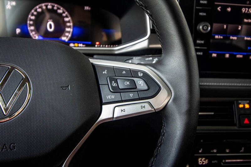 2026 Volkswagen Taos SE Black