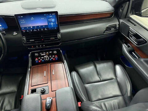 2023 Lincoln Navigator L Standard