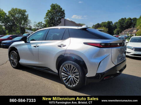 2023 Lexus RZ 450e Luxury