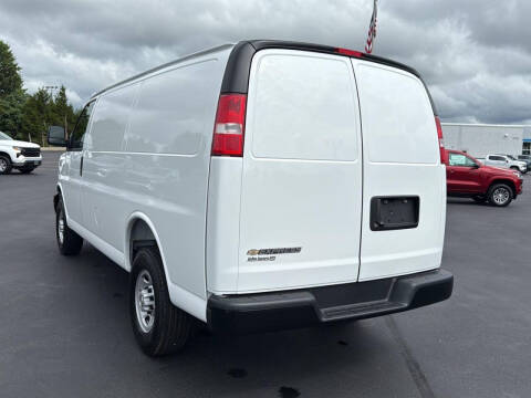 2025 Chevrolet Express 2500