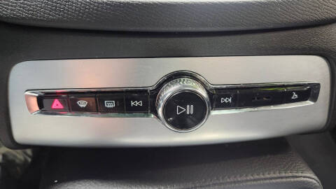 2018 Volvo XC90 T5 Momentum 7-Passenger