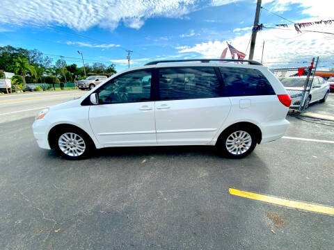 2010 Toyota Sienna XLE