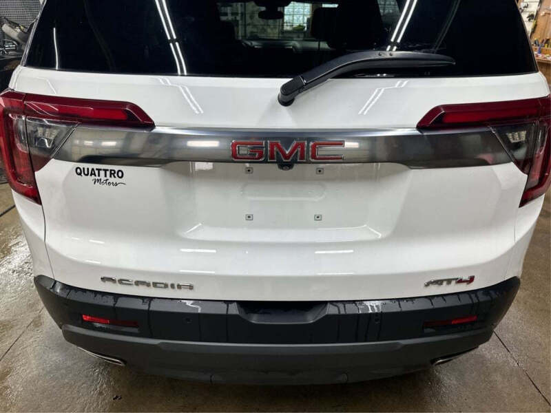 2021 GMC Acadia AT4