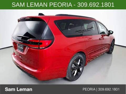 2026 Chrysler Pacifica Select