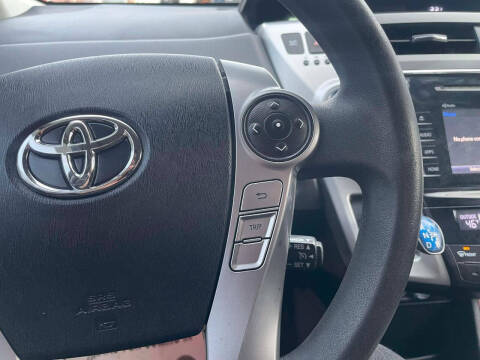 2015 Toyota Prius v Three