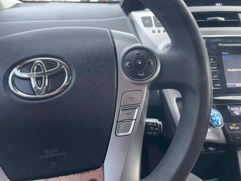 2015 Toyota Prius v Three